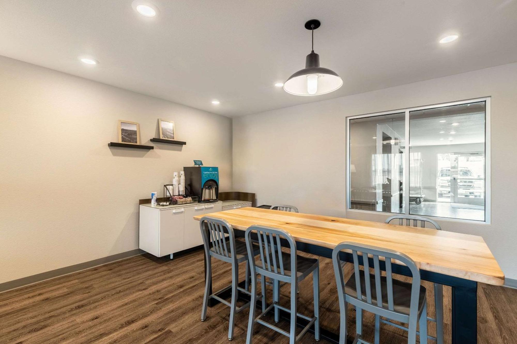 Woodspring Suites Морено Вали Екстериор снимка